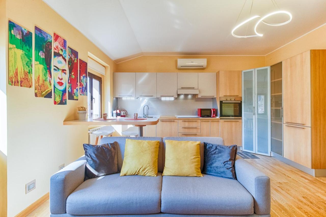 Frida Apartment Nuovo Luminoso Con Vista Aperta Triest Exterior foto